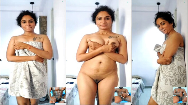 Indian Horny Young Bhabhi Showing on videocall Video Watch