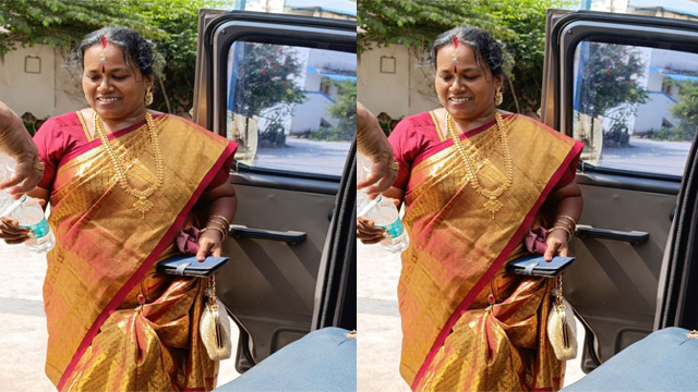 Thakur Aunty Bathing – Son Secretly Recorded
