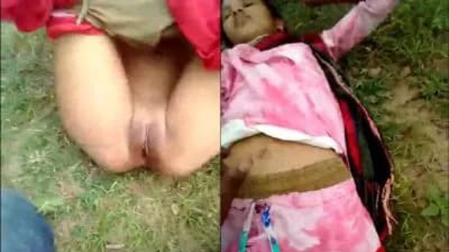 Aunty Affair Outside – Young Boy Deep Pound